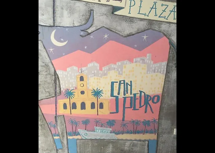 Plaza San Pedro Konukevi *