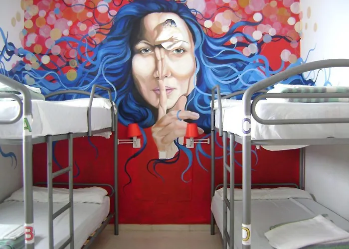 Plaza San Pedro Konukevi